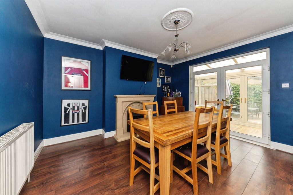 Property photo 3 of 8 Dining Room