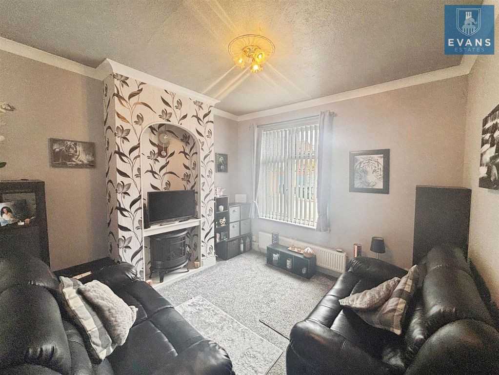 Property photo 2 of 18 Living Room