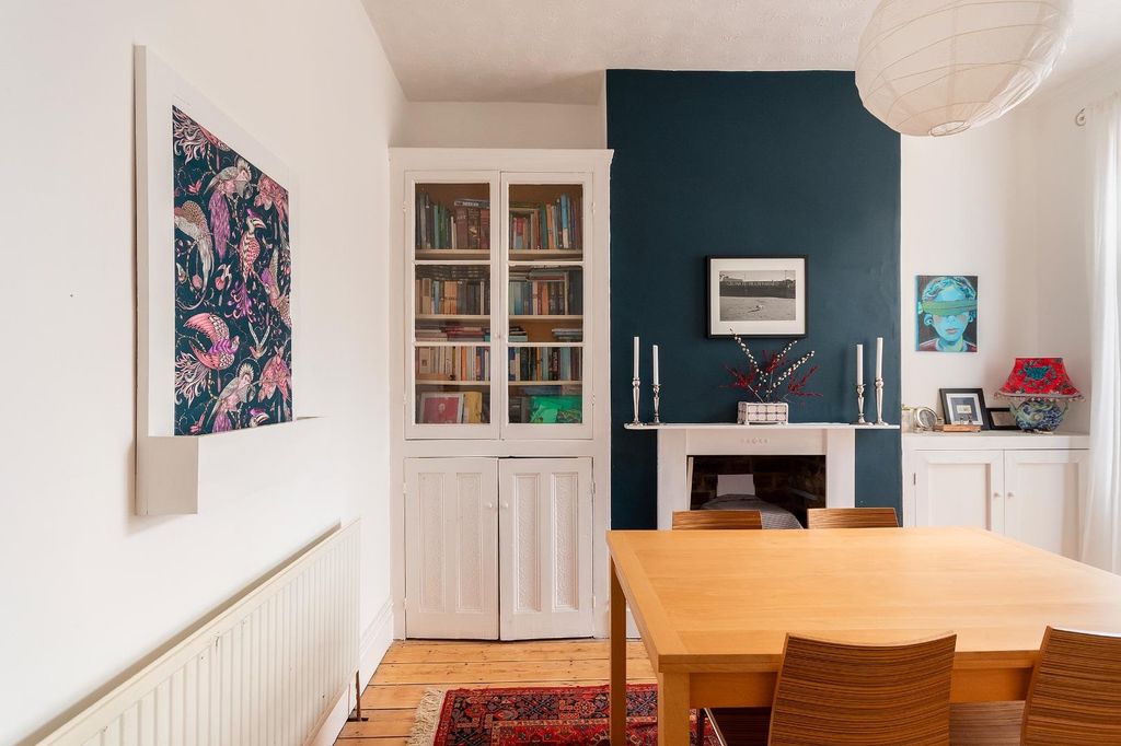 Property photo 3 of 28 2S9Abn - Dining Room C.Jpg