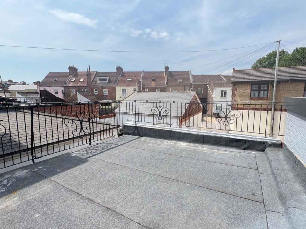 Property photo 3 of 13 7.Jpg