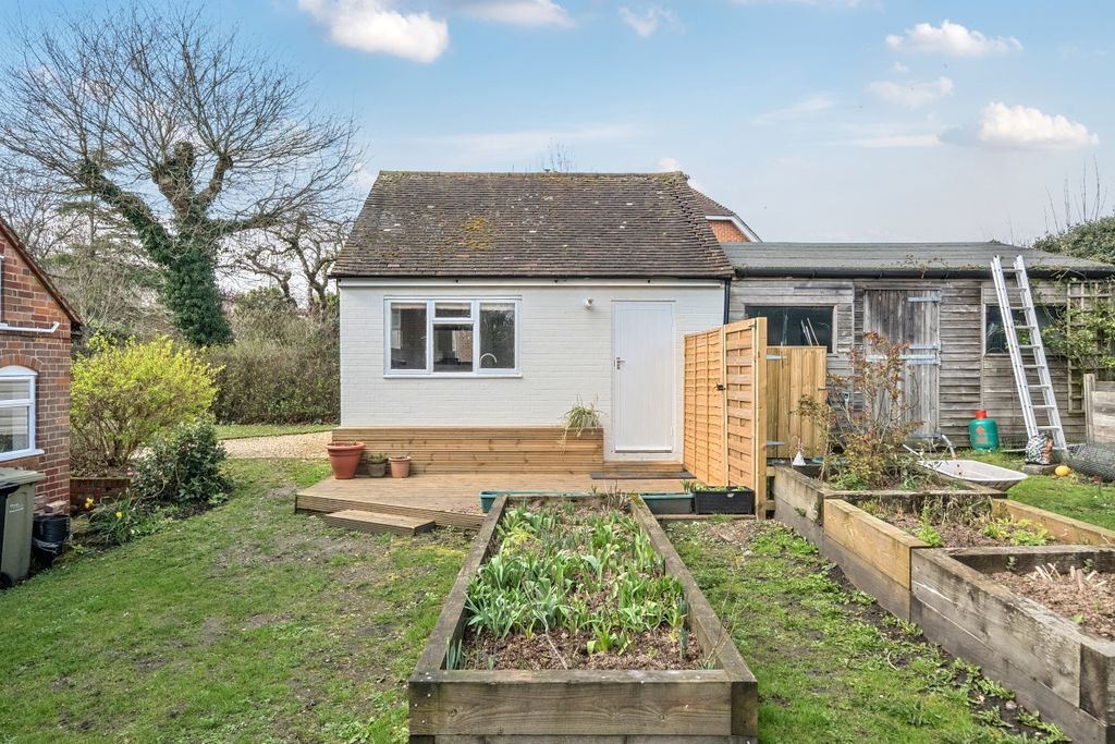 Property photo 1 of 13 1430885-3-69B95c6...