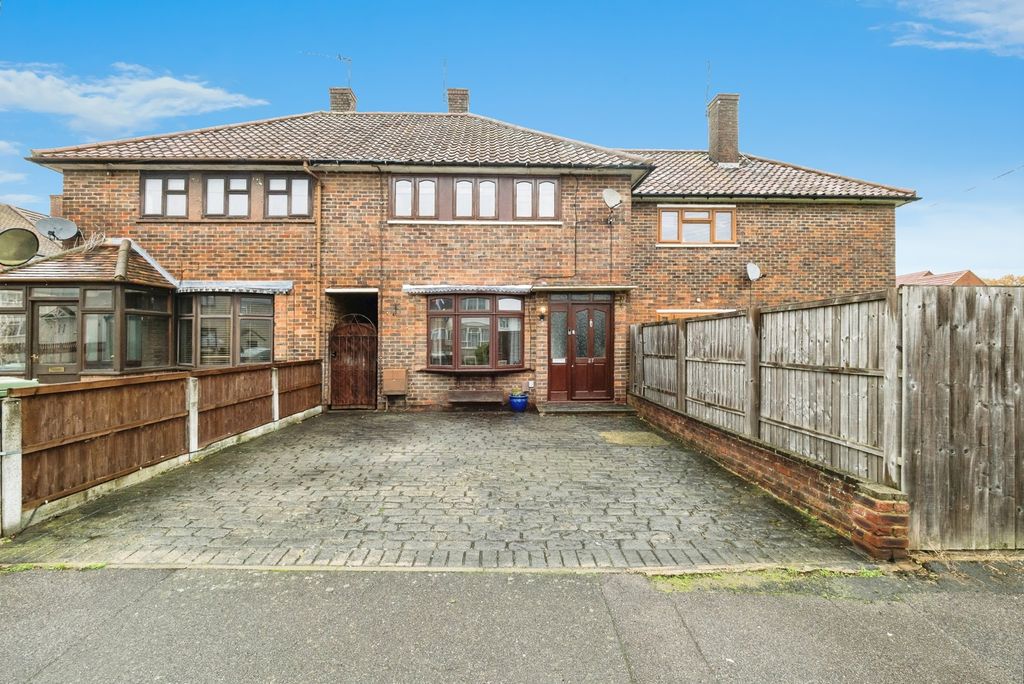 Property photo 1 of 19 Front