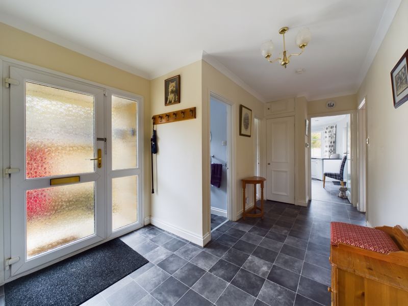 Property photo 3 of 20 Entrance Hall