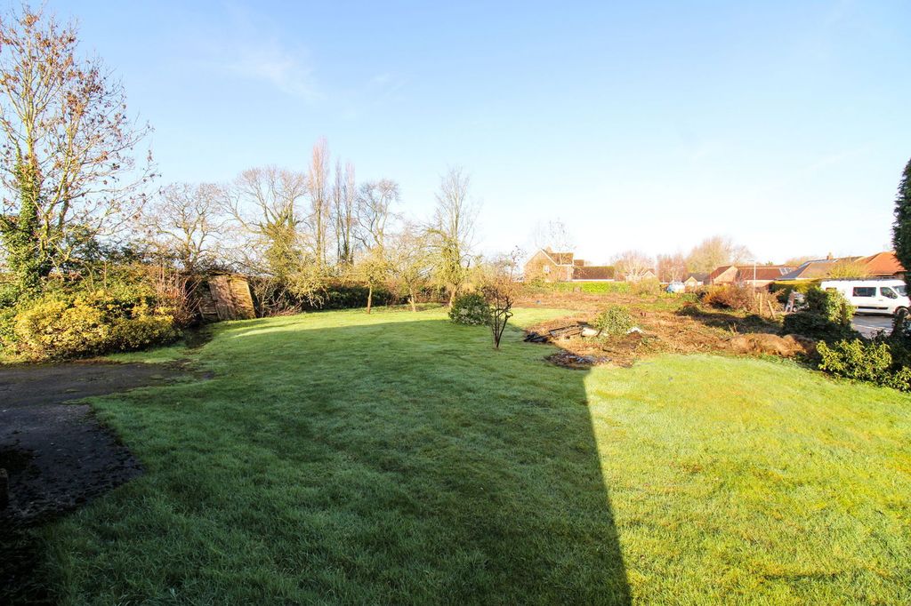 Additional image 4 of 3 bed bungalow for saleCade Lane, Upton, Gainsborough DN21