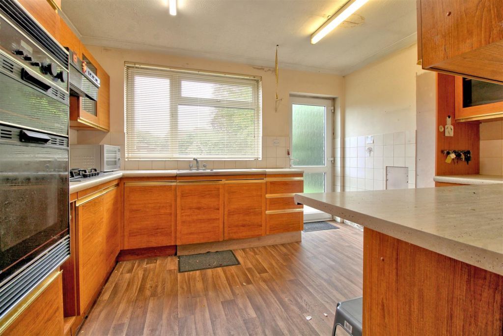 Property photo 2 of 24