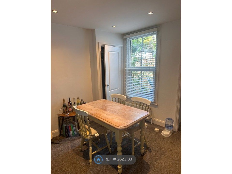 Property photo 3 of 9 Dining Area