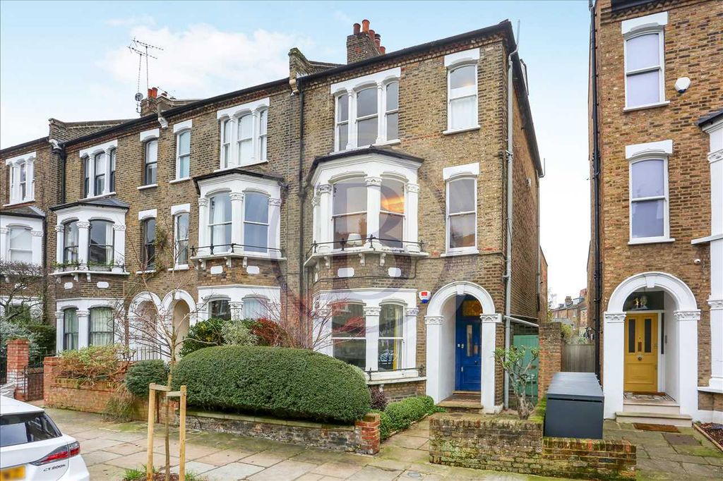 Property photo 2 of 19