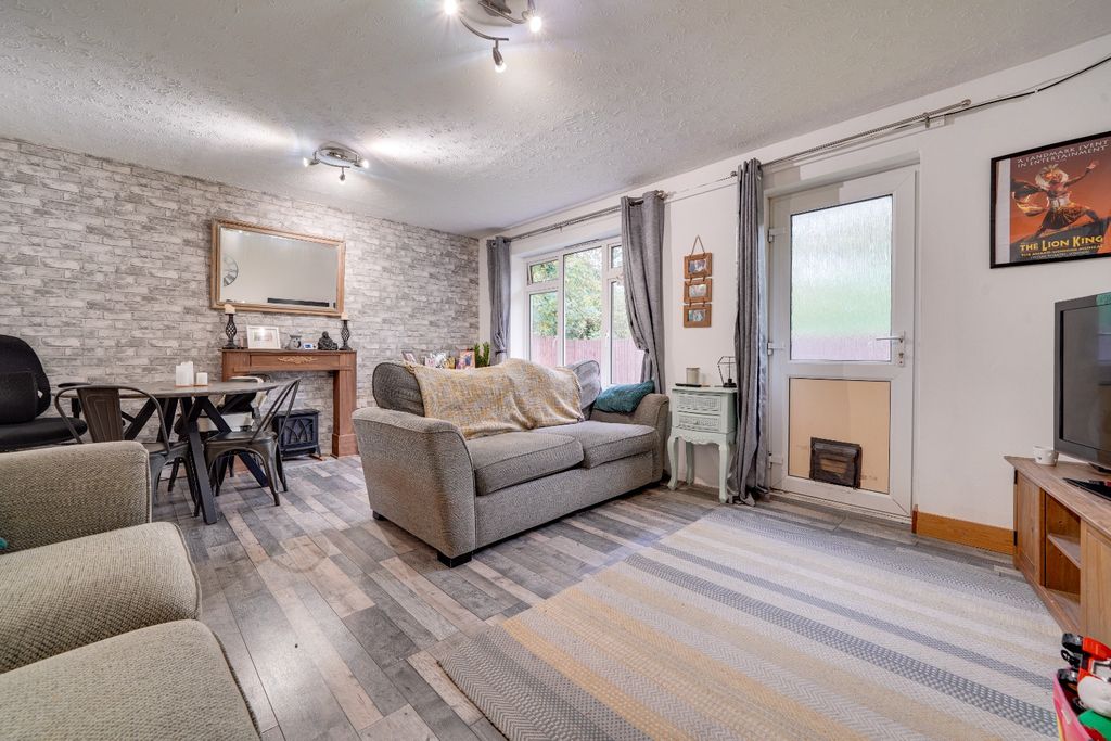 Property photo 3 of 13 4515622