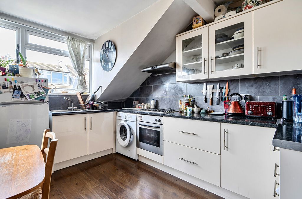 Property photo 3 of 10 1435951-1-69c532d...