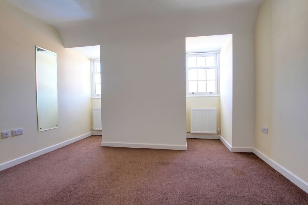 Property photo 3 of 8 Picture No. 14