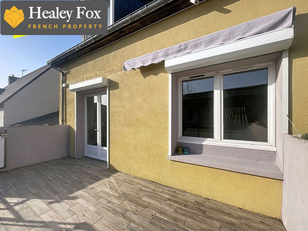 Property photo 1 of 17 Main Exterior View