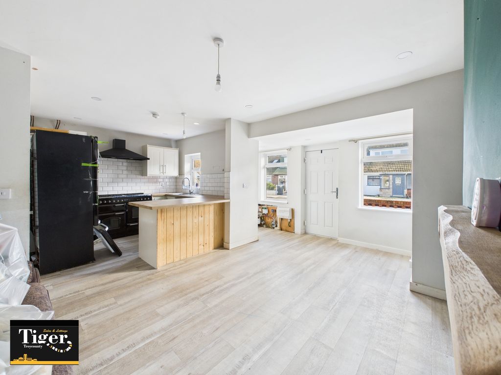 Property photo 2 of 22