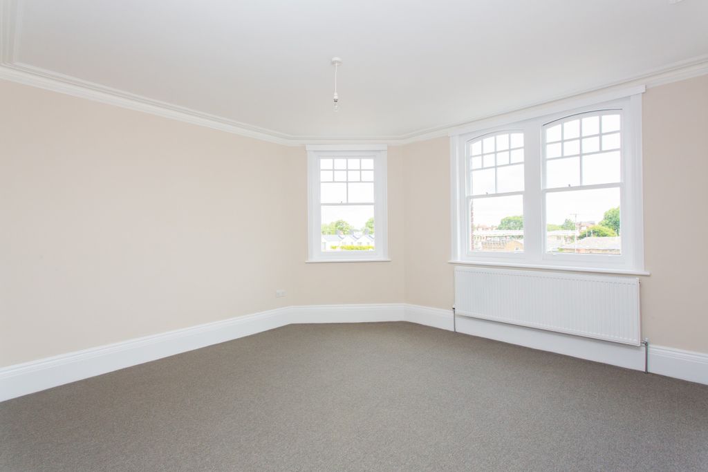 Property photo 2 of 9 1306201828_Pthml_Fla