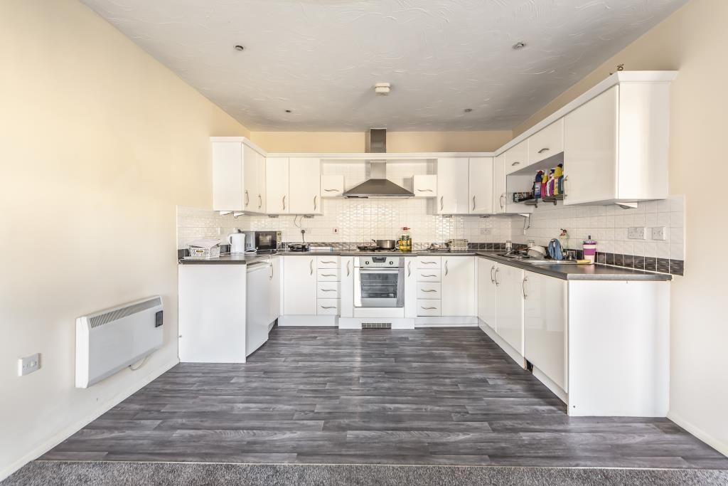 Property photo 2 of 9 Kitchen