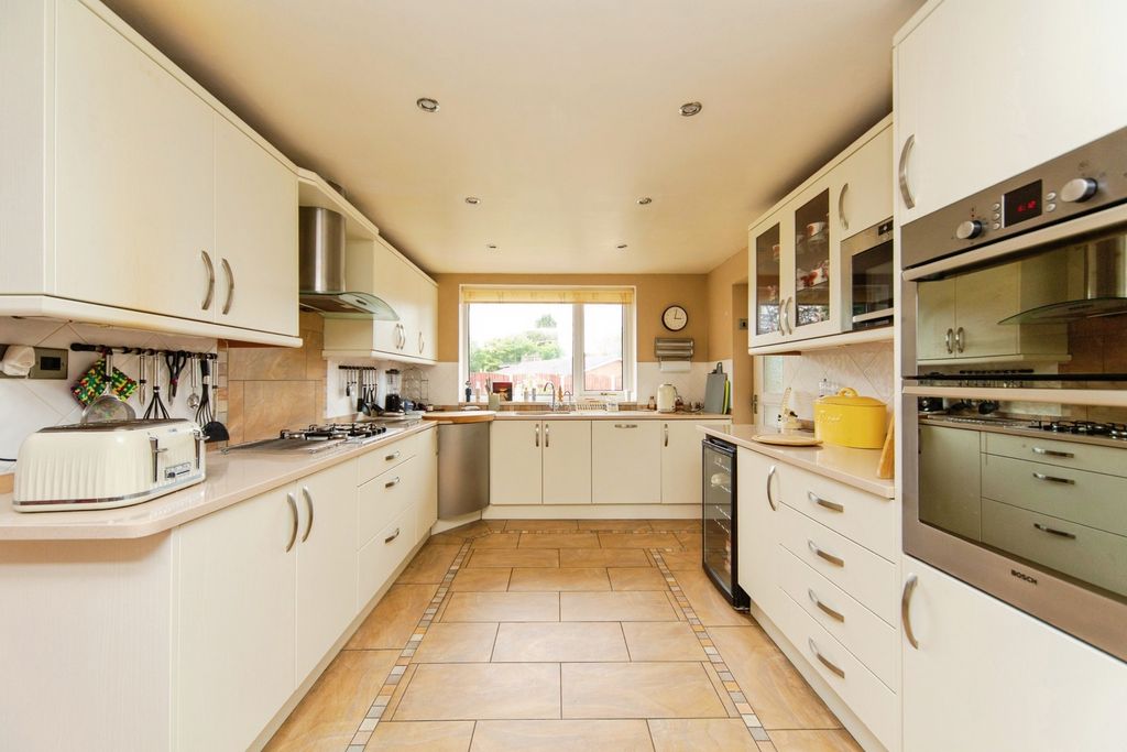 Property photo 2 of 23 Pbox-Img.Jpg