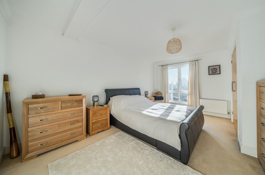 Property photo 3 of 17 Bedroom 1