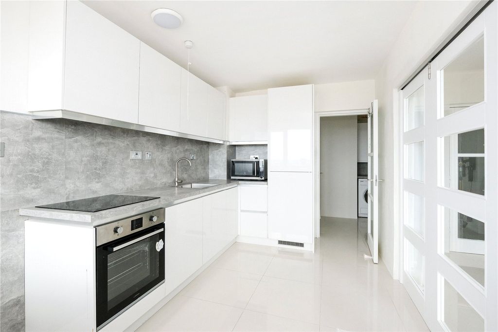 Property photo 3 of 14 Picture No. 24