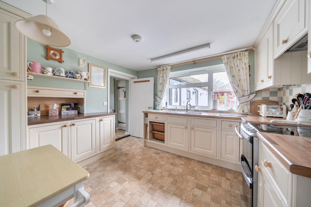 Property photo 3 of 20 1421223-19-69A029Dadf6d2.Jpg