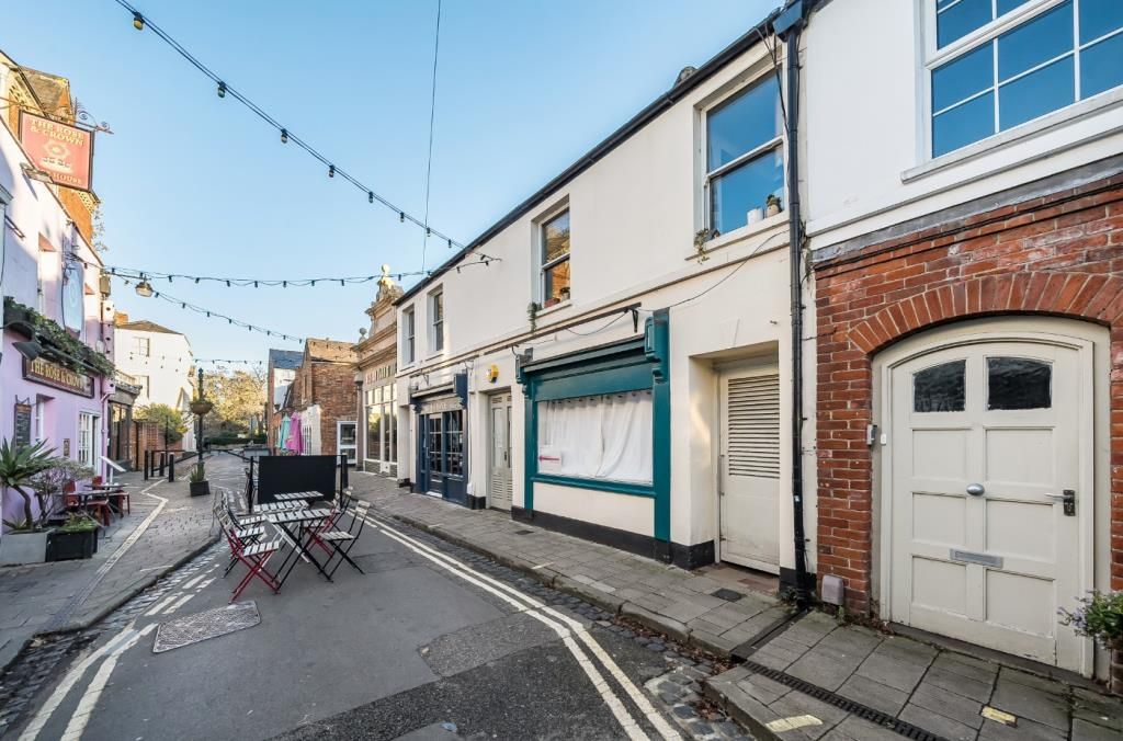 Property photo 1 of 17 External