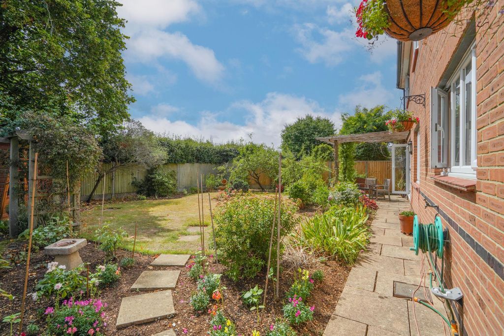 Property photo 2 of 21