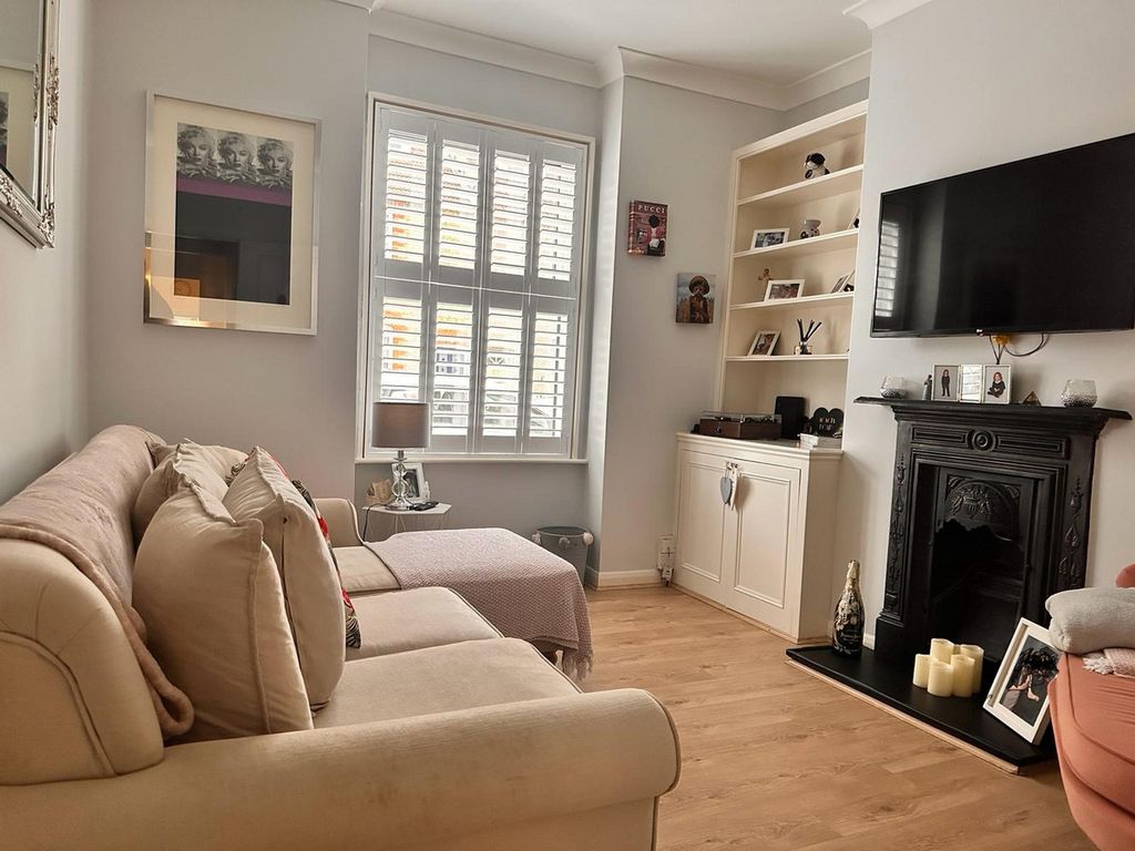 Property photo 2 of 12