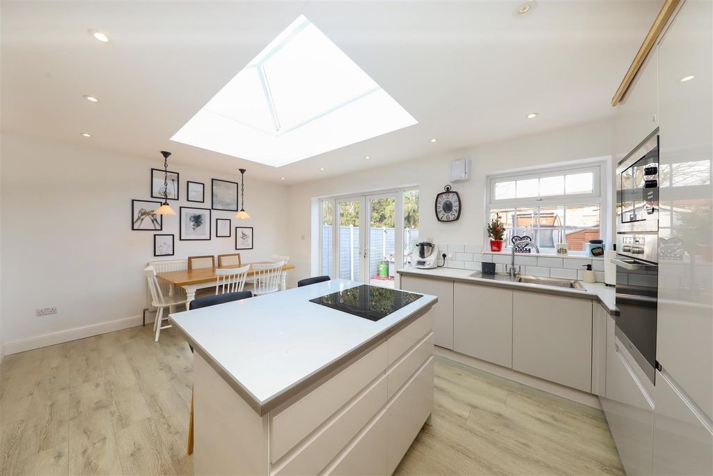 Property photo 2 of 16 Kitchen