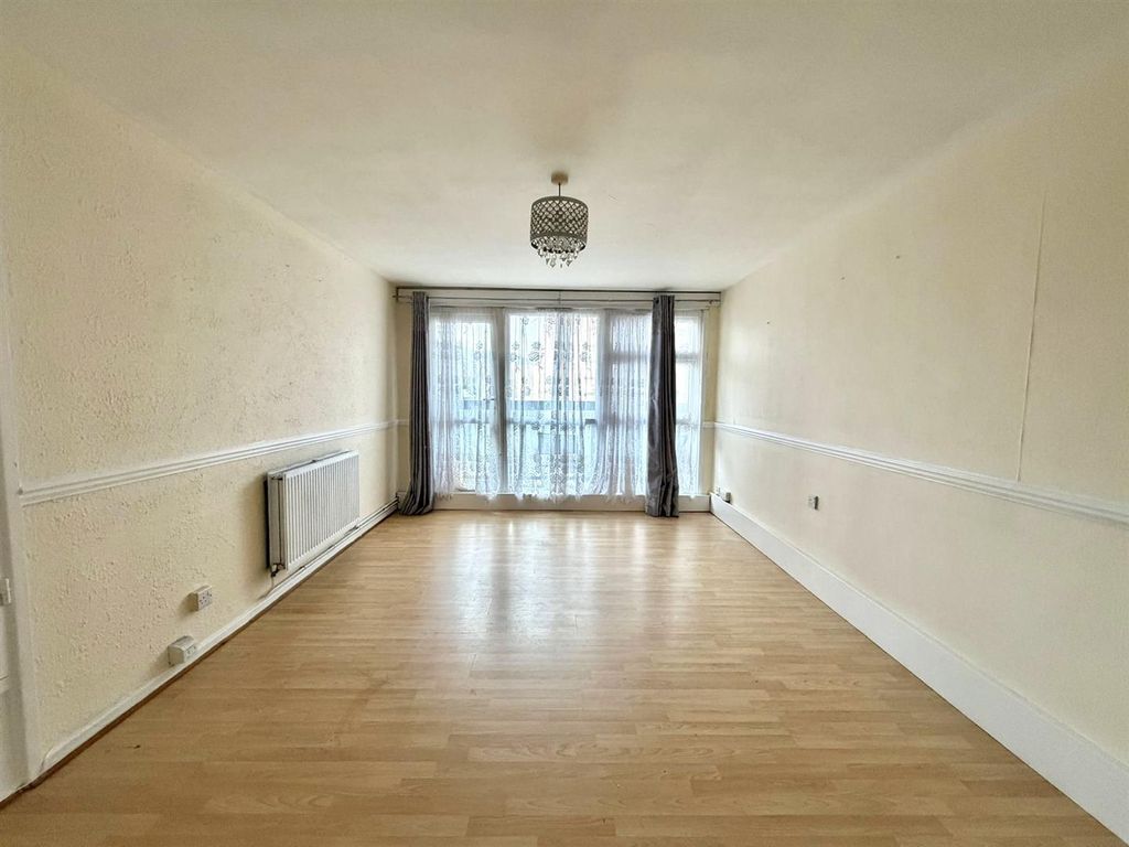 Property photo 2 of 7 Lounge.Jpeg