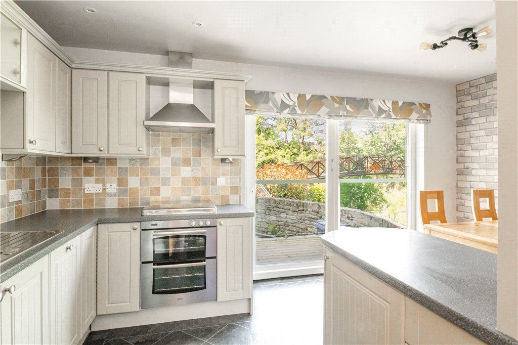 Property photo 2 of 16 Dining Kitchen