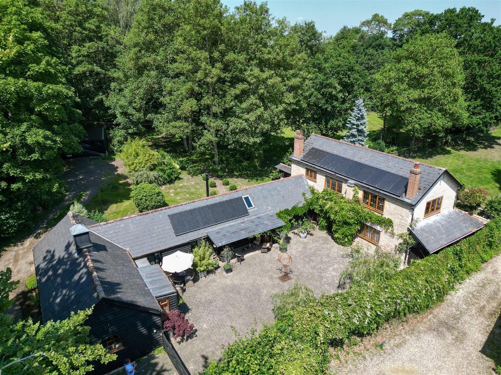 Property photo 1 of 51 The Old Stables, Bedfords, Bury St Edmund’S (17).J
