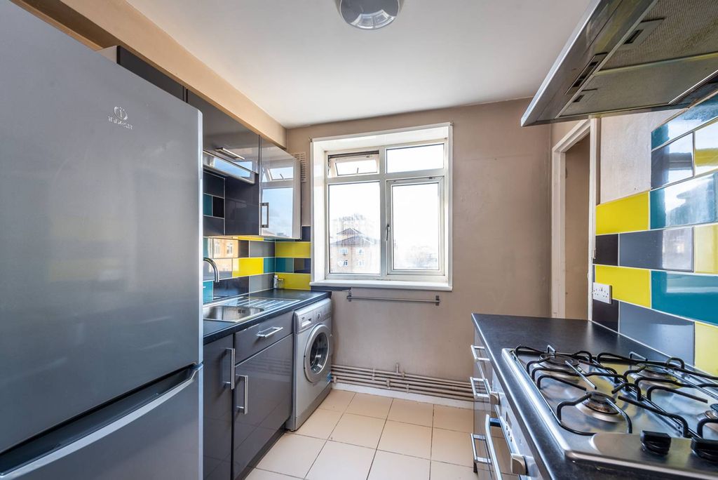 Property photo 3 of 11