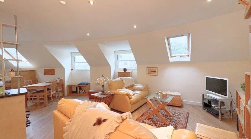 Property photo 2 of 11