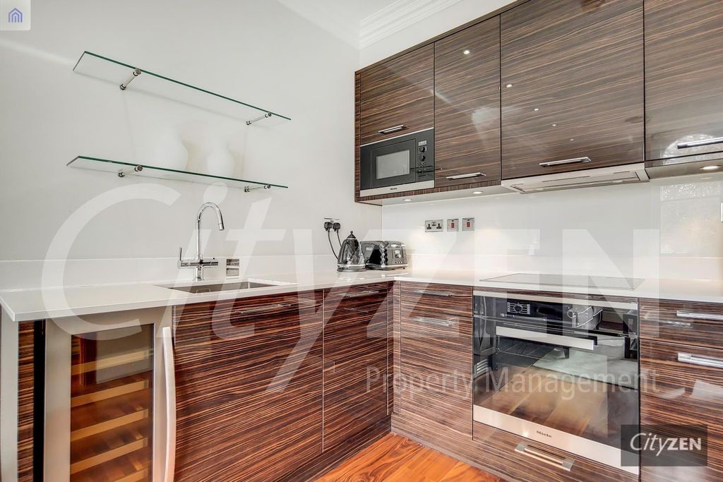 Property photo 2 of 10 Kitchen