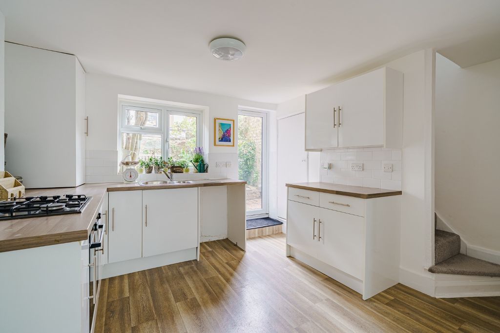 Property photo 3 of 17 5240305