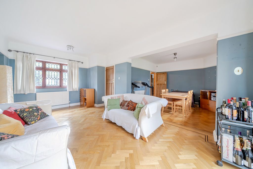 Property photo 3 of 15