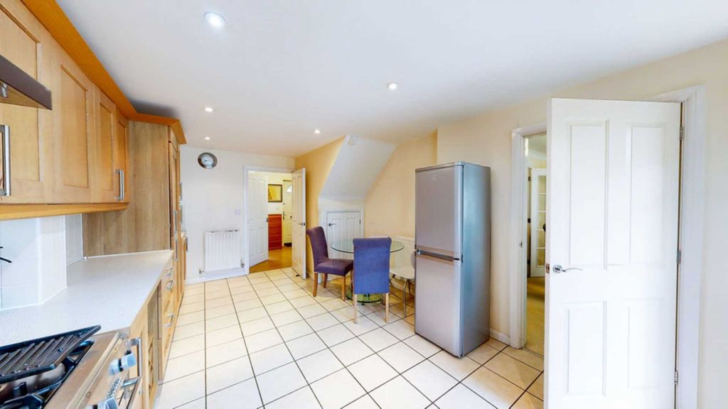 Property photo 3 of 24