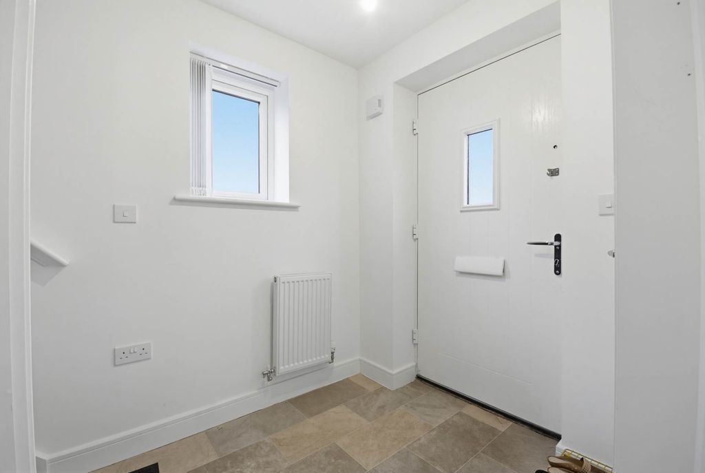 Property photo 3 of 29