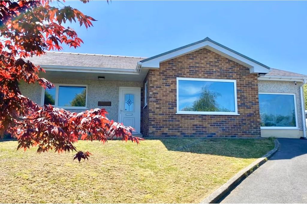 Property photo 1 of 33