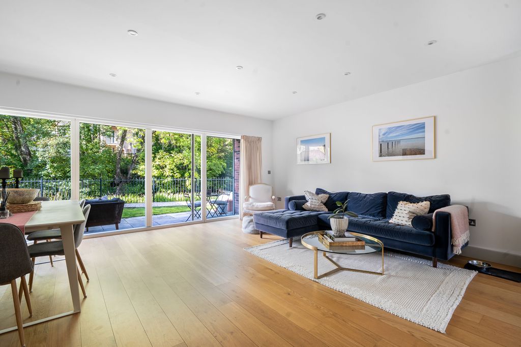 Property photo 2 of 17