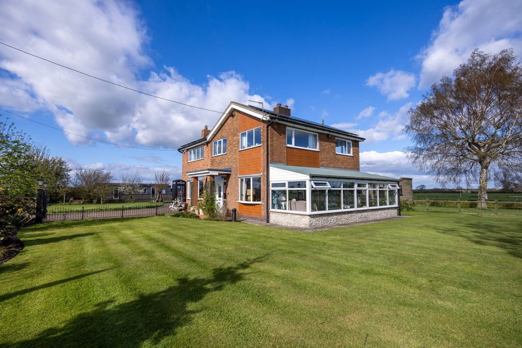 Property photo 1 of 38