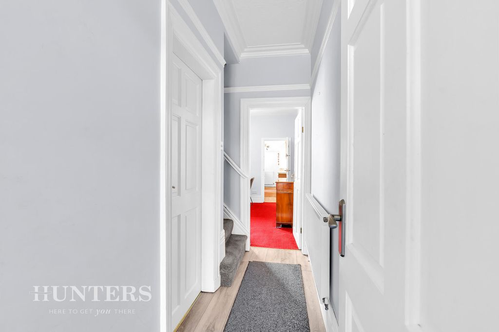 Property photo 2 of 19 Hallway