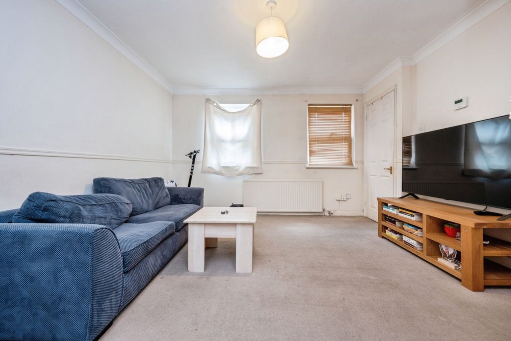 Property photo 2 of 17 Photo