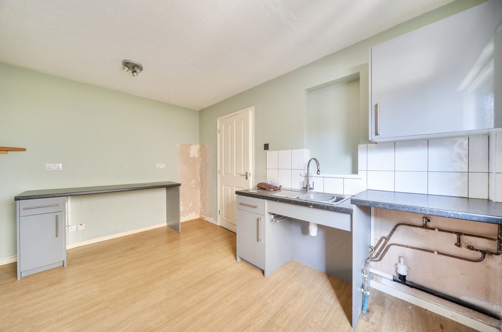 Property photo 2 of 20 1462753-15-6A064c...
