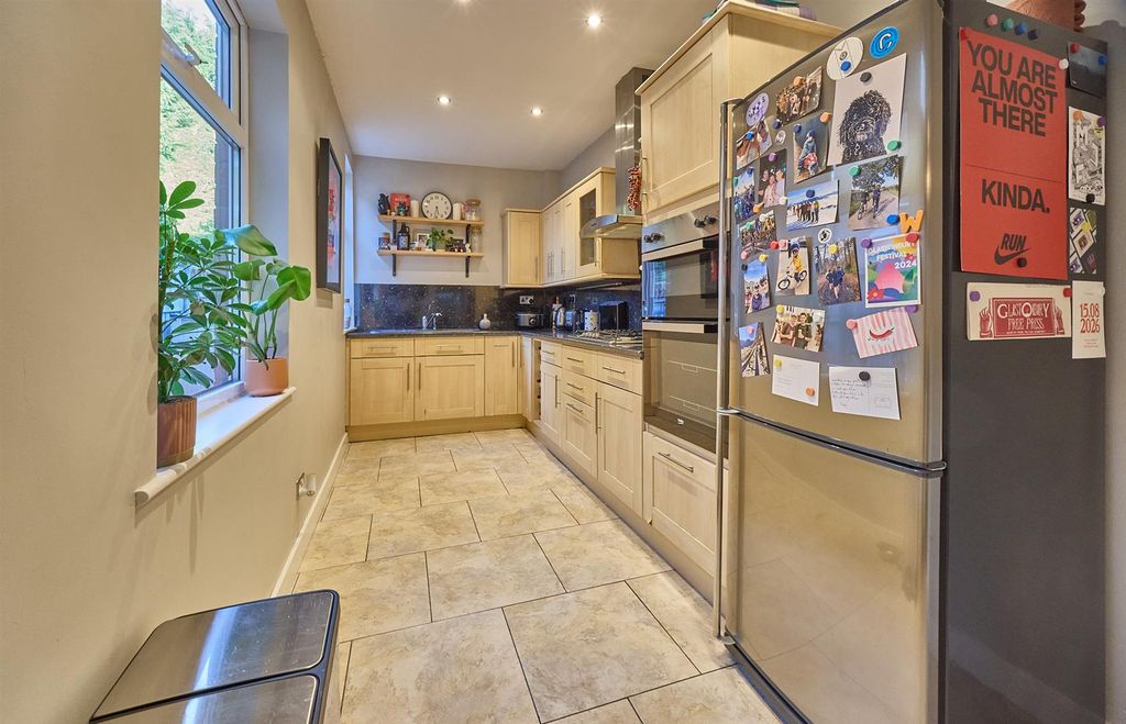 Property photo 2 of 12 4 Highfields Road Hk 9.Jpg