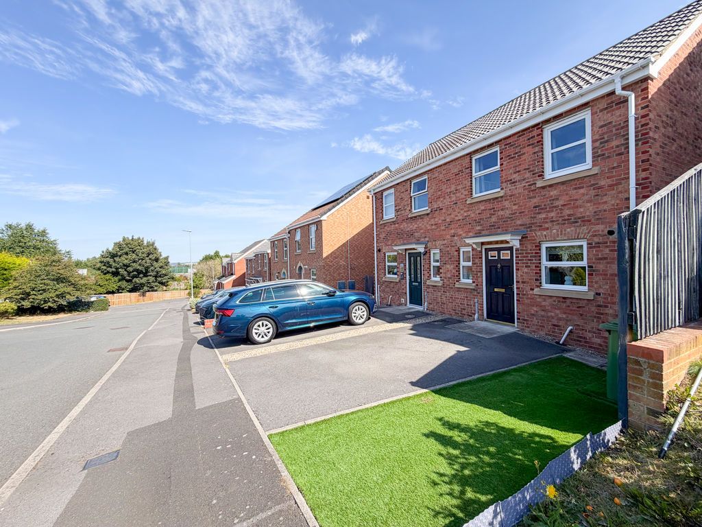 Property photo 1 of 15 External