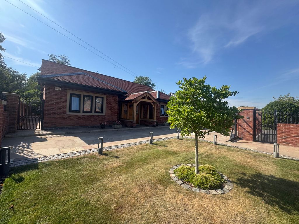 Property photo 2 of 43