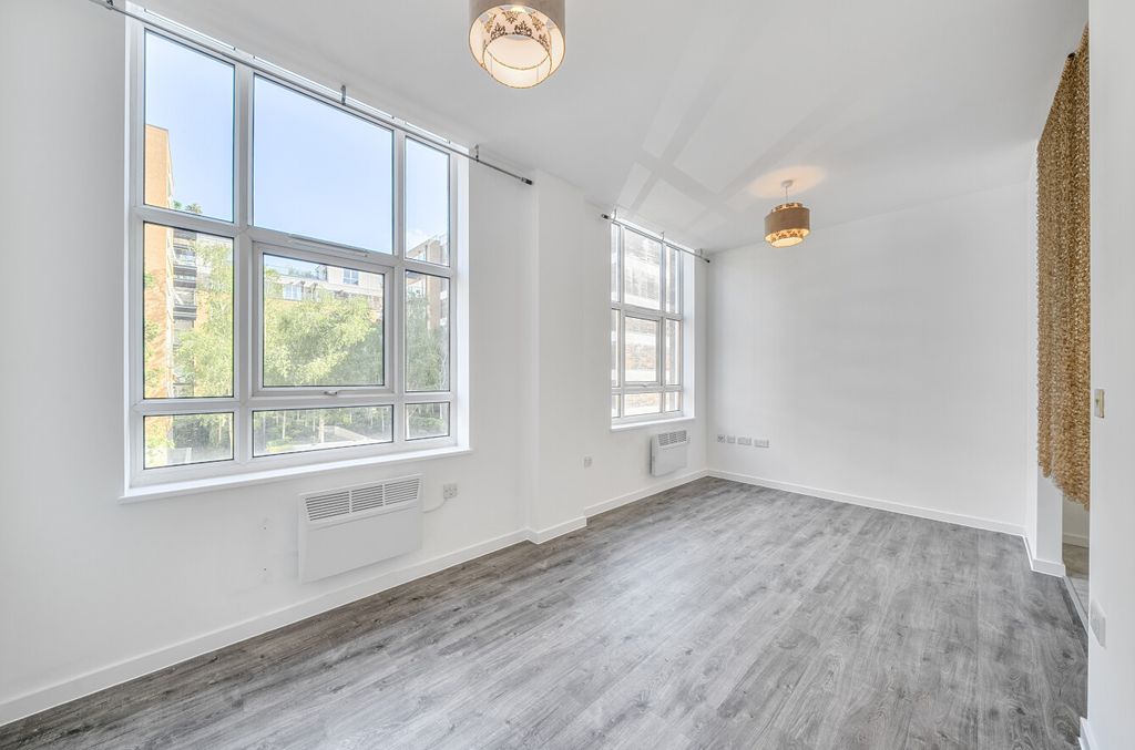 Property photo 2 of 10