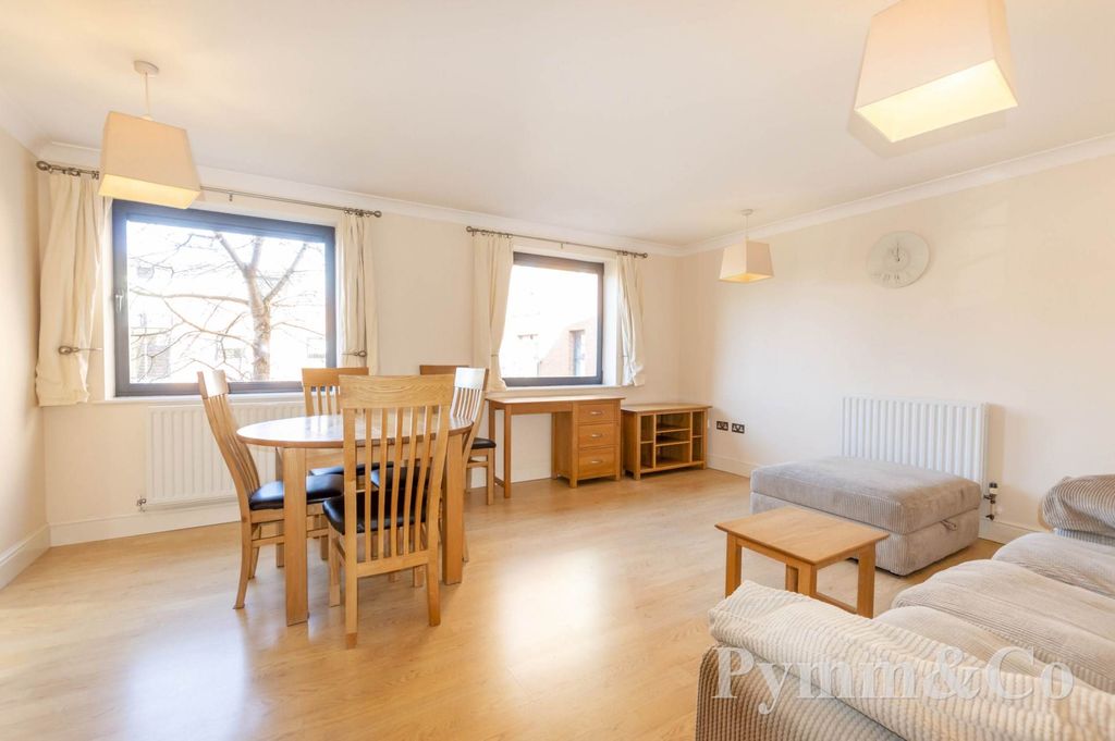 Property photo 2 of 9