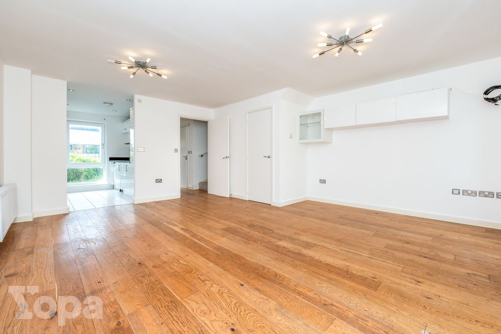 Property photo 2 of 17 Photo #2