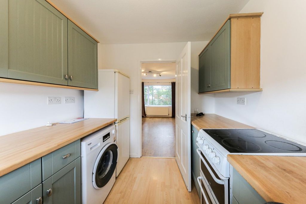 Property photo 2 of 9 Kitchen