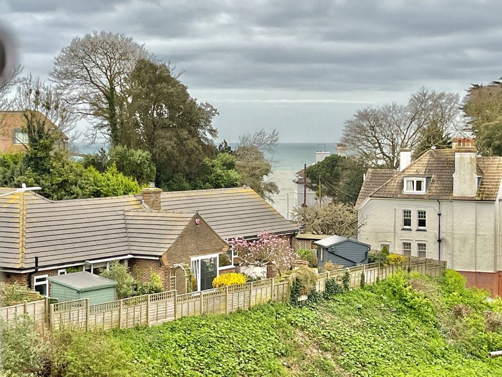 Property photo 2 of 8 Sea Views